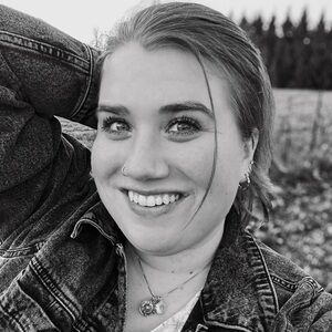 Meet your Posher, Haylee!